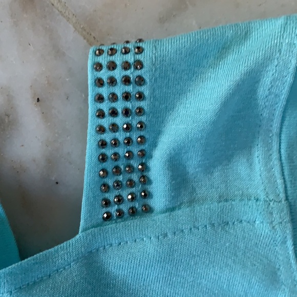 Amo&Roma cold shoulder top - Picture 7 of 11